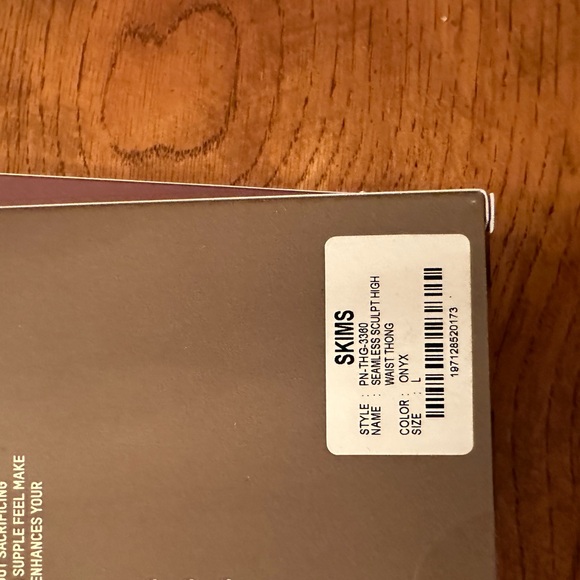 Skims shape wear thong - Picture 2 of 2